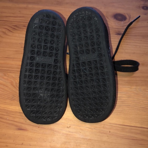 Puma patent sneaker size us7K - Picture 3 of 4